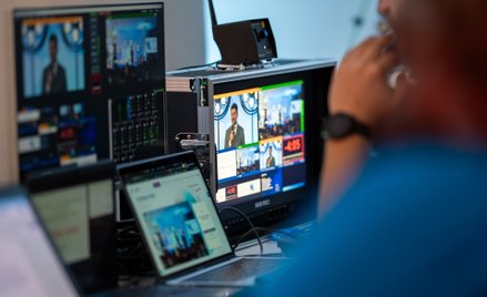 Technologia ułatwia nam życie, ale może też stanowić zagrożenia