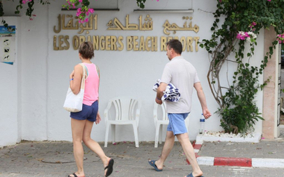 Według relacji Brytyjczyków, kilkadziesiąt osób miało problem z opuszczeniem tunezyjskiego hotelu