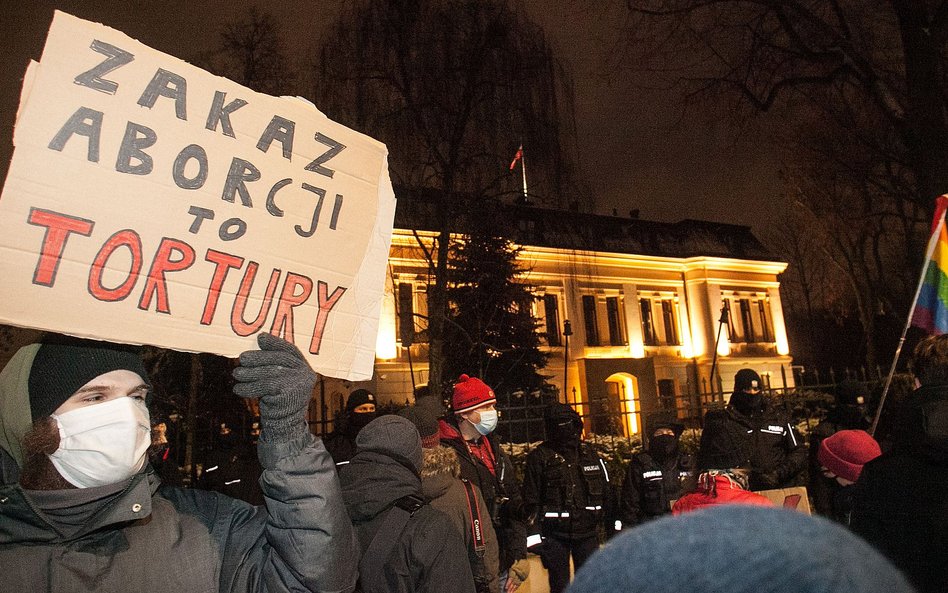 Zuzanna Dąbrowska: Poniżanie mści się na poniżających