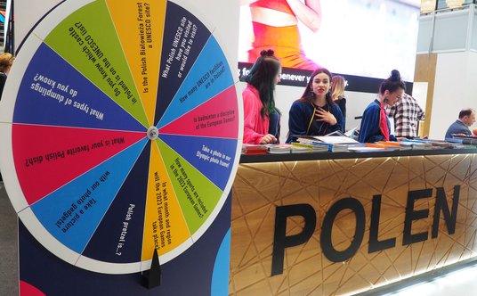 Na polskim stoisku można było wygrać nagrodę, odpowiadając na pytania z "koła fortuny", dotyczące Po