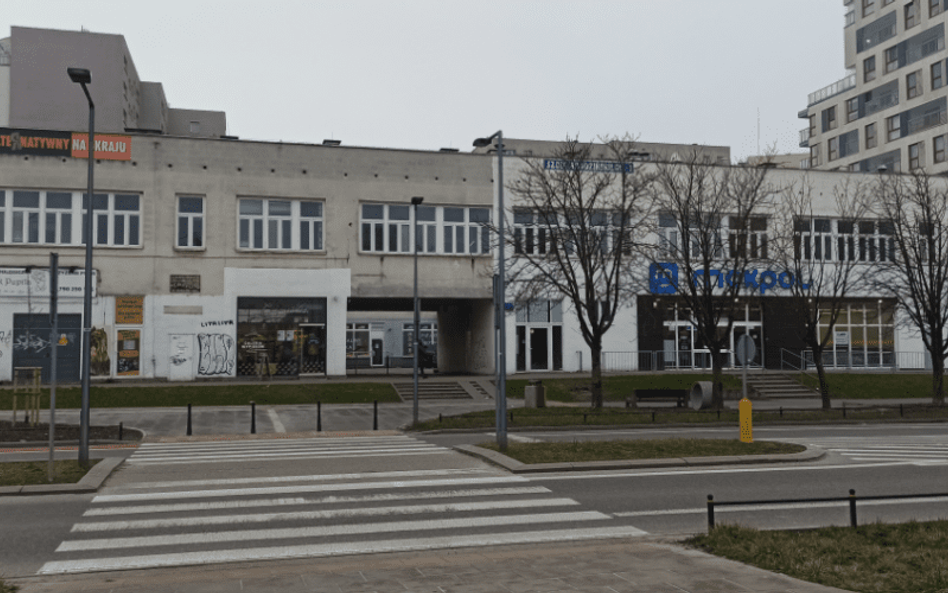 Pawilon przy ulicy Szolz-Rogozińskiego nie należy w całości spódzielni