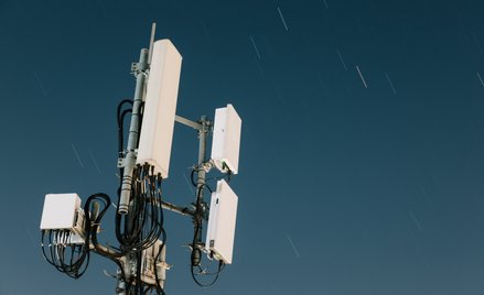 Telekomy podnoszą ceny. Uwaga na umowy na czas nieokreślony