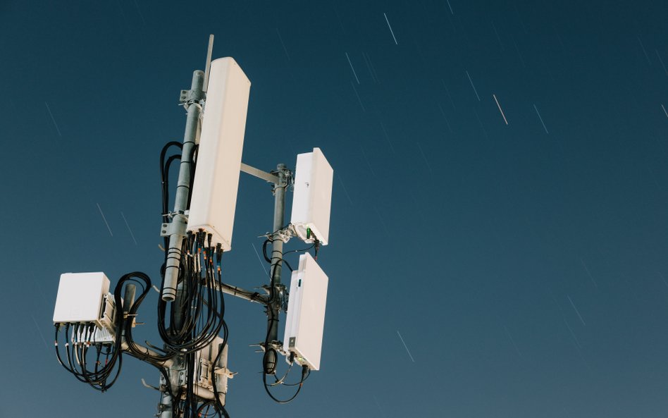 Telekomy podnoszą ceny. Uwaga na umowy na czas nieokreślony