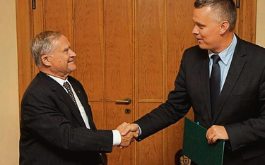 Porozumienie o współpracy z Klubem Generałów resort obrony podpisał we wrześniu 2013r. Na zdj. gen. 