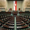 Morawiecki mówi o przesunięciu wyborów, w Sejmie liczą szable