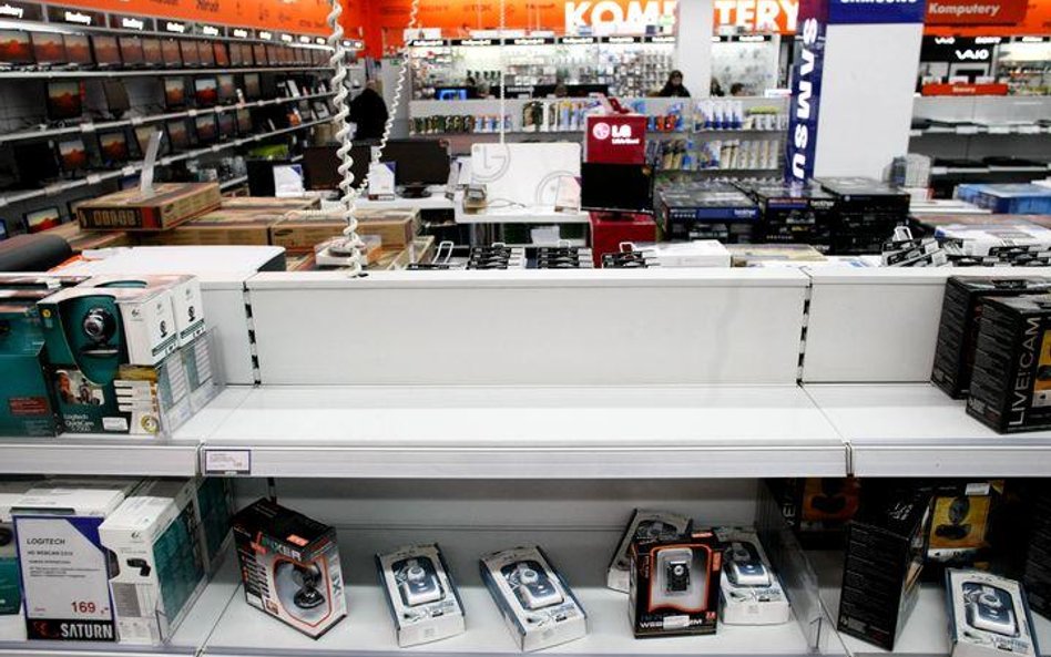 Jedna z sieci specjalizujących się w sprzęcie elektronicznym podaje, że na początku 2010 r. za ponad