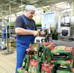 Zagraniczne firmy wstrzymują produkcję na Ukrainie i ewakuują pracowników