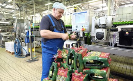 Zagraniczne firmy wstrzymują produkcję na Ukrainie i ewakuują pracowników