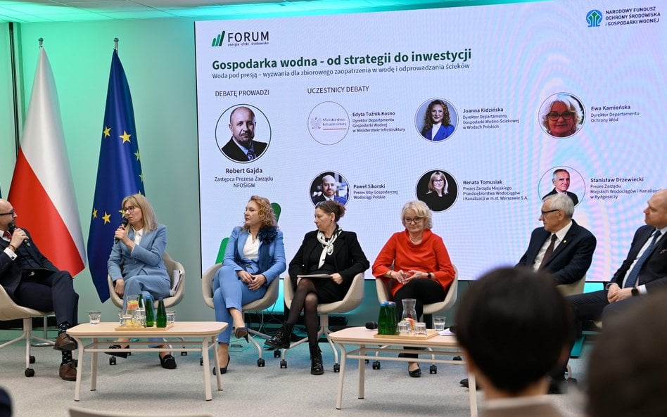 Uczestnicy panelu „Woda pod presją – wyzwania dla zbiorowego zaopatrzenia w wodę i odprowadzania ści