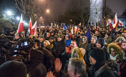 Diabelska alternatywa: Między PiS a liberalną opozycją