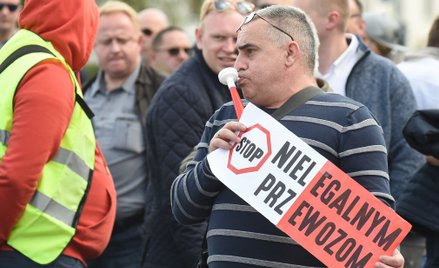 Trudne negocjacje z taksówkarzami. Chcą wyłączenia aplikacji