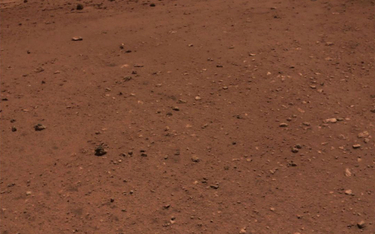 Chiny pokazały nowe zdjęcia Marsa. Widać chińską flagę