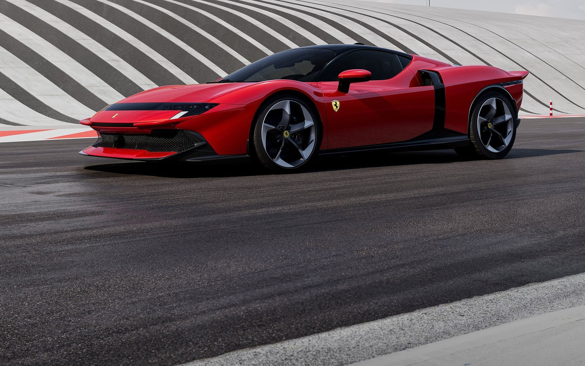 Nowe Ferrari 849 Testarossa: Żadne Ferrari nie było tak mocne