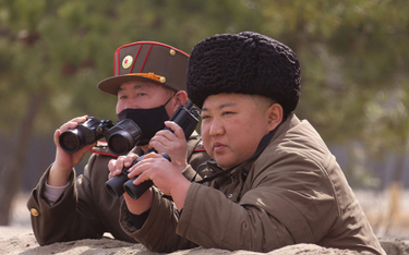 Korea Północna: Kim Dzong Un nadzorował ćwiczenia artyleryjskie
