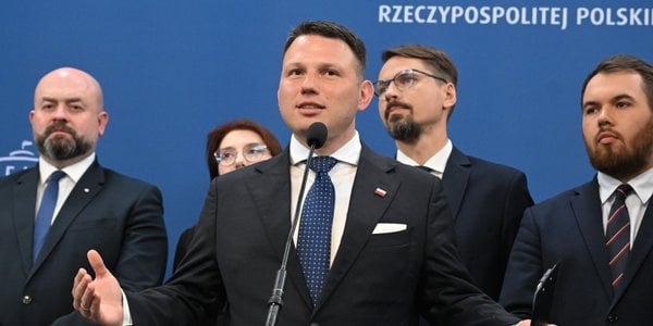 Konfederacja gotowa na współpracę z KO? Szef klubu: Nie wykluczamy współpracy z nikim