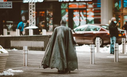 Batman, który w komiksach pojawił się po raz pierwszy w 1939 roku, należy do najpopularniejszych sup