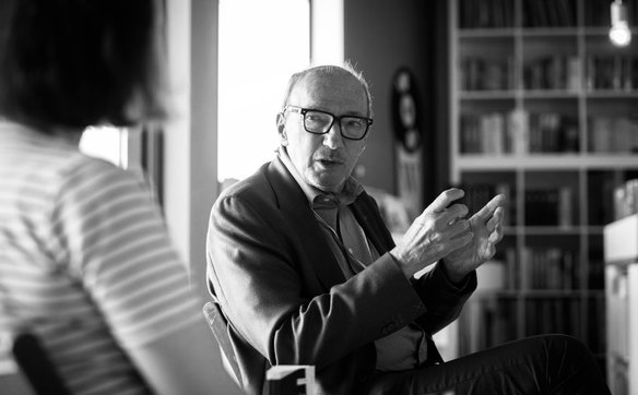 Karpiński był absolwentem II LO im. Batorego i Uniwersytetu Warszawskiego