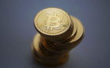 Zamieszanie na rynkach sprzyja bitcoinowi