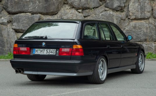BMW M5 Touring-E34 z 1992 roku