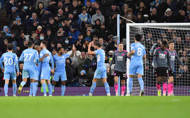 Piłkarze Manchesteru City cieszą się ze zdobytego gola