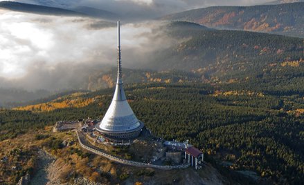 Budowa hotelu zajęła 7 lat. Całość mierzy 91 metrów.