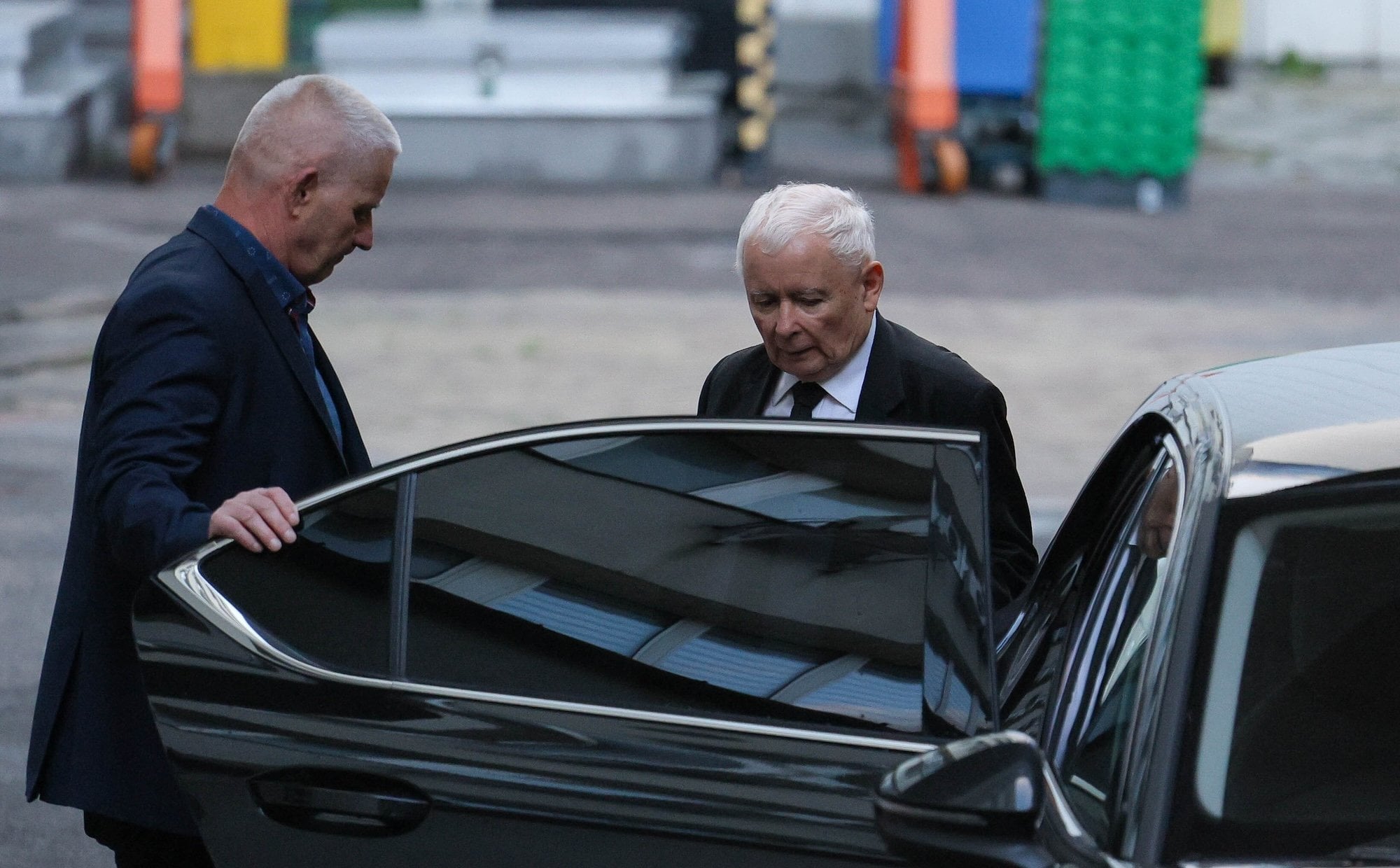 Rozmowy w PiS przez cały czas bez rozstrzygnięcia. Ultimatum mija o północy