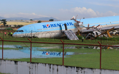 Samolot Korean Air, który nie zmieścił się na pasie w czasie lądowania na Filipinach