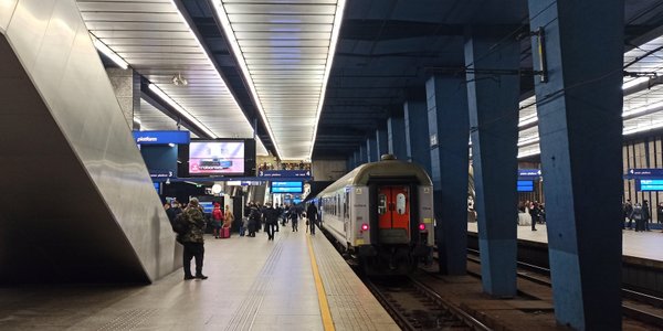 Dworzec Centralny w Warszawie zamknięty na 8 dni. Przewodnik dla pasażerów. Jak pojadą pociągi?