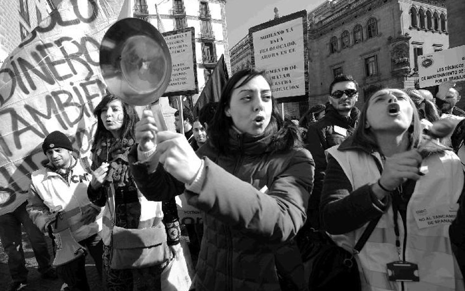 W Europie od miesięcy narastają nastroje antyunijne. Na zdjęciu: protest w Barcelonie pracowników ba