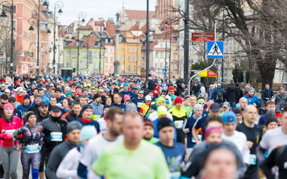 W maratonach biegną coraz większe tłumy nie tylko w Warszawie.