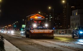 Po godzinie 15 wysłano 170 pospywarek na 1500 km ulic, którymi kursują autobusy