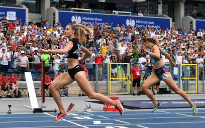 Natalia Kaczmarek wygrała bieg i pobiła rekord życiowy z czasem 49.48. Szybsza od niej wśród Polek b