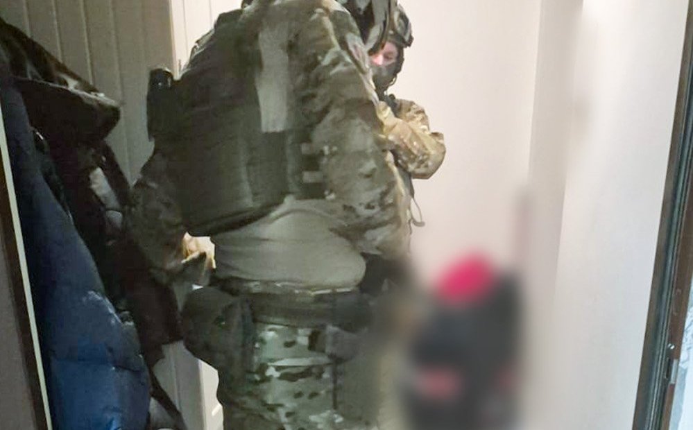 Rozbito gang wyłudzający miliony na fikcyjnych kolizjach