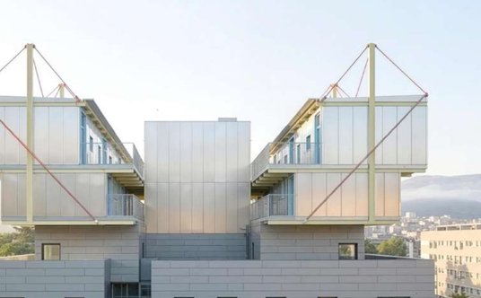 Wizualizacja lekkich konstrukcji, które miałyby stanąć na dachach istniejących budynków mieszkalnych