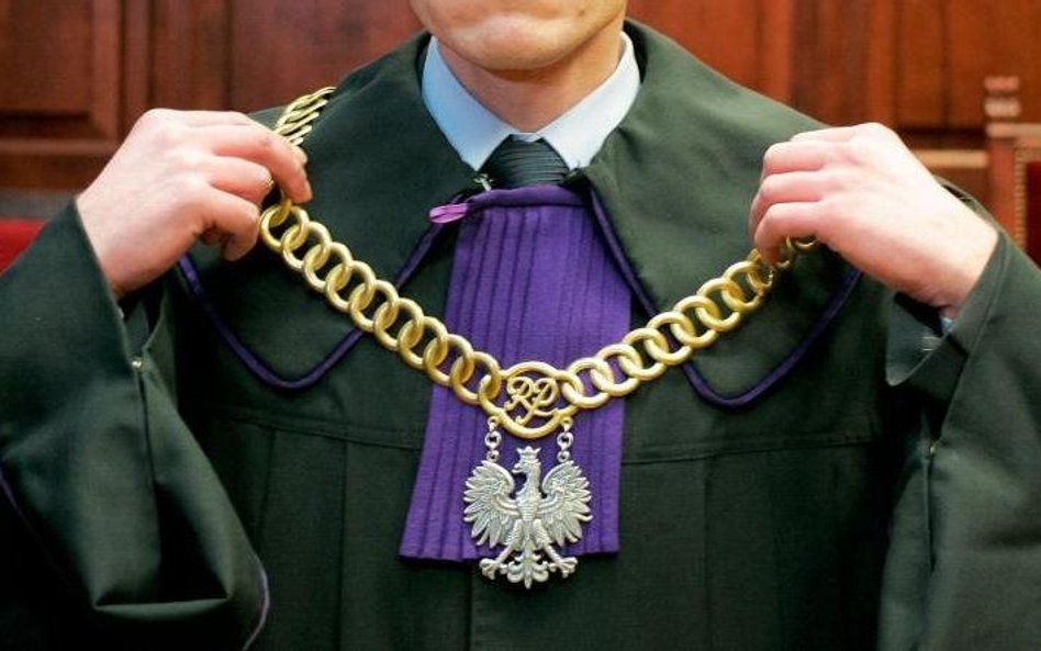 Więcej prawników chętnych do sądu