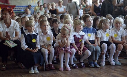 1 września po raz pierwszy od 13 marca uczniowie zasiądą w szkolnych ławkach, mimo że w Polsce docho