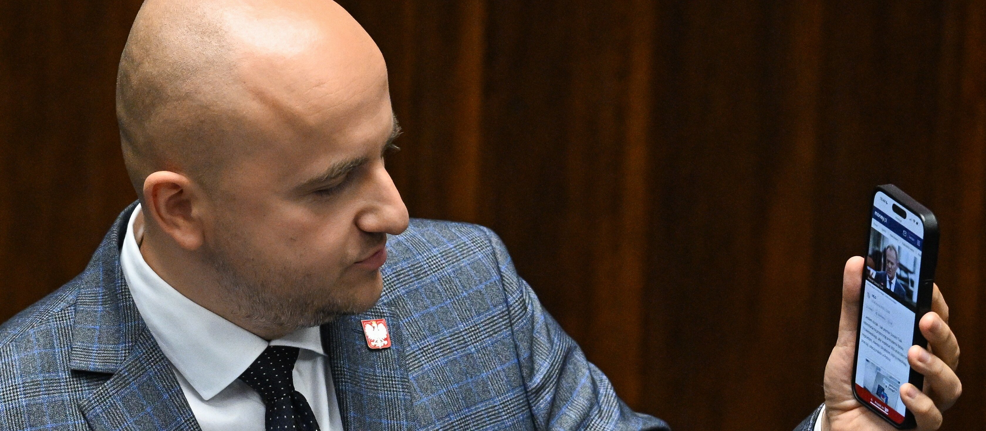 Kolejne kłopoty prawne posła Mateckiego. Wykorzystał wpływy, by pomóc prawicowej celebrytce?