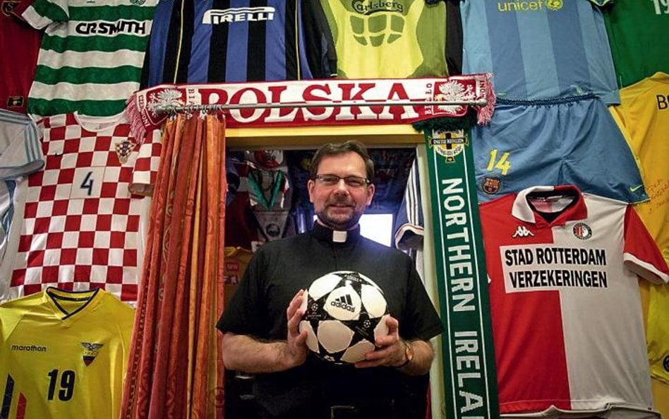 Mariusz Zapolski ma w domu ponad 200 koszulek piłkarskich
