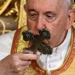 Dziwne gry wokół papieża