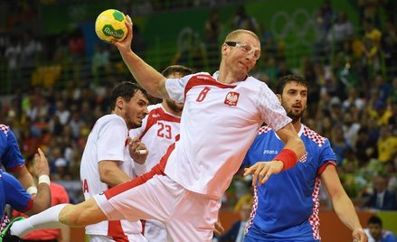 Igrzyska w Rio, mecz Polska-Chorwacja. Rzuca Karol Bielecki