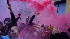 Członkowie społeczności bengalskiej w Barcelonie świętują zatwierdzenie przez hiszpański rząd progra