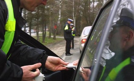 NIK sugeruje, by kierowców płacących mandaty w terminie premiować odejmowaniem punktów