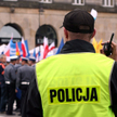 Za udział w akcjach koledzy dostawali po 800 zł, jego przez zarzuty premie omijały