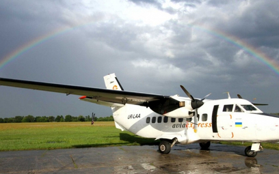 Samolot Let L-410UVP Turbolet wykorzystywany przez SkyDive.pl do szkolenia skoczków spadochronowych.