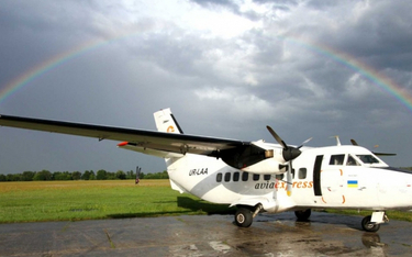 Samolot Let L-410UVP Turbolet wykorzystywany przez SkyDive.pl do szkolenia skoczków spadochronowych.