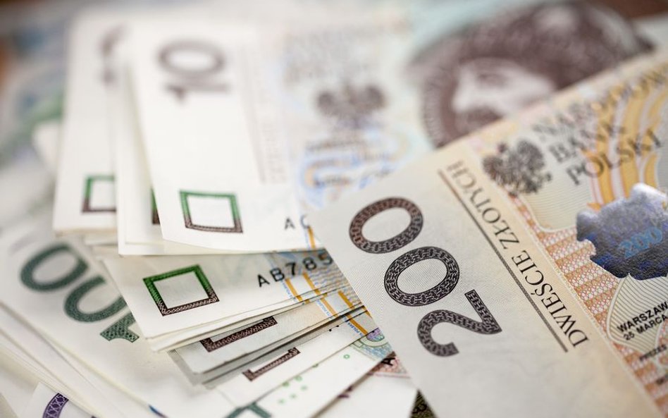 Sondaż: Czy już czas obniżyć stawki PIT?