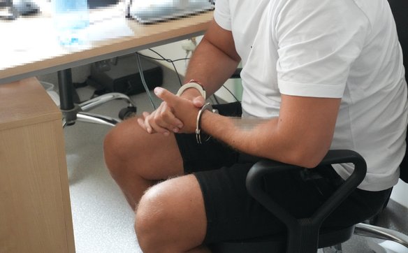 Podejrzany w trakcie czynności procesowych