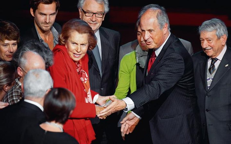 Liliane Bettencourt podczas wręczania nagród fundacji Bettencourt Schueller. Paryż, 18 października 