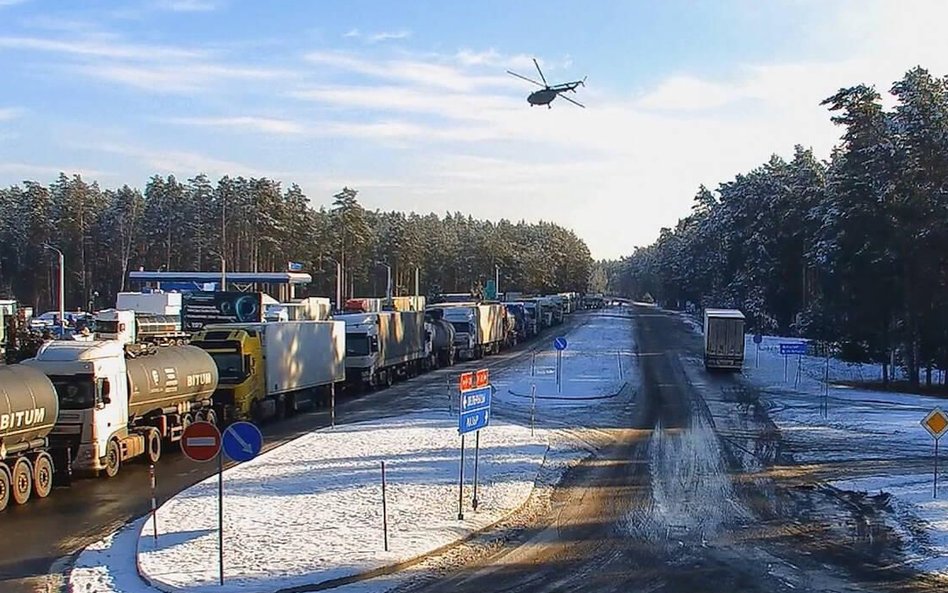 Śmigłowiec Mi-8 w pobliżu granicy białorusko-ukraińskiej