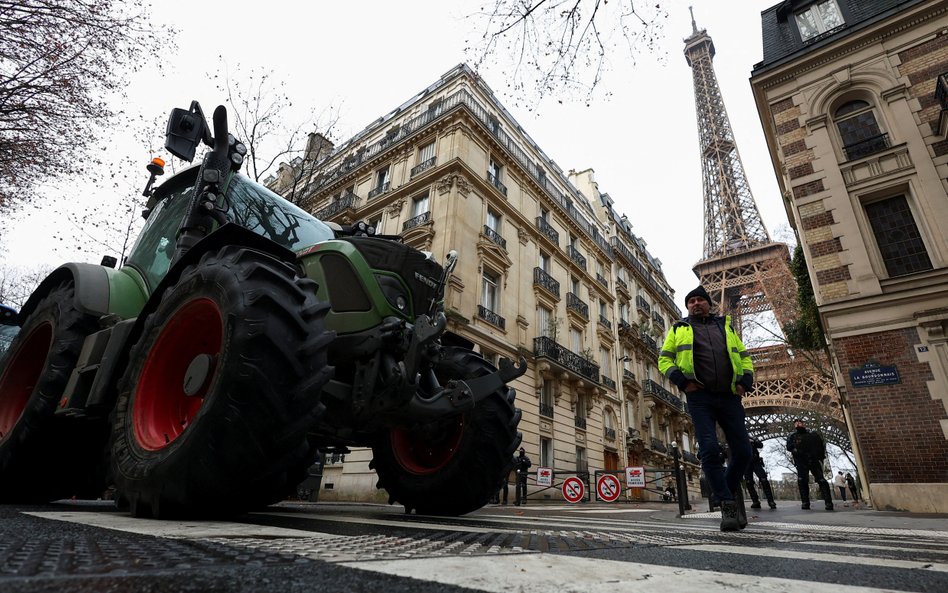 Francuscy rolnicy blokują Paryż w proteście przeciw umowie UE z Mercosurem